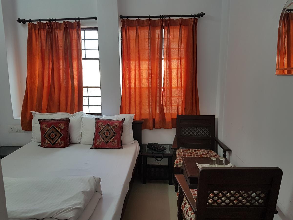 Devi Vilas Guest House أُودايبور المظهر الخارجي الصورة